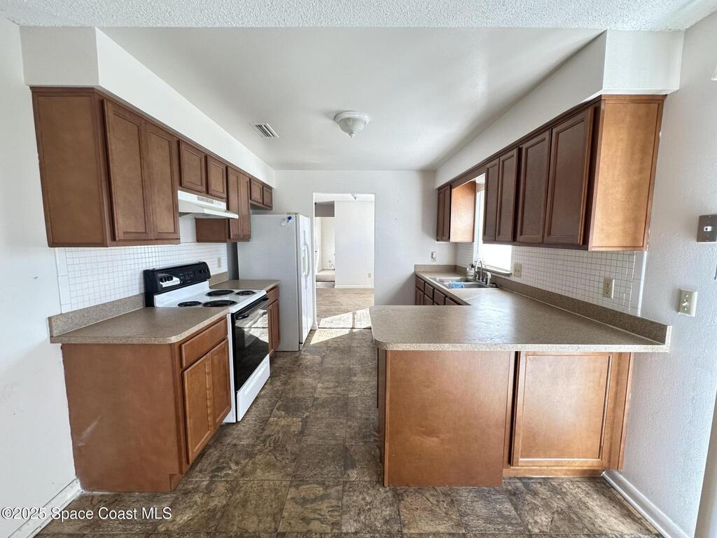 905 Grant Road, Titusville, FL 32780