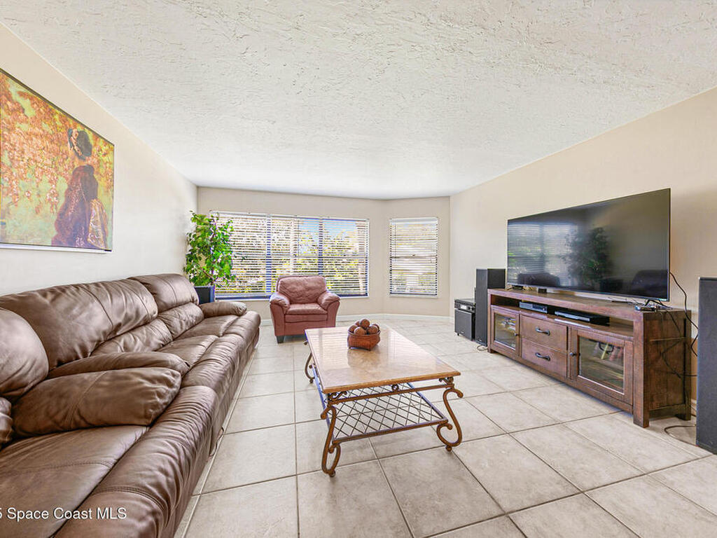 325 Tangle Run Boulevard, Melbourne, FL 32940