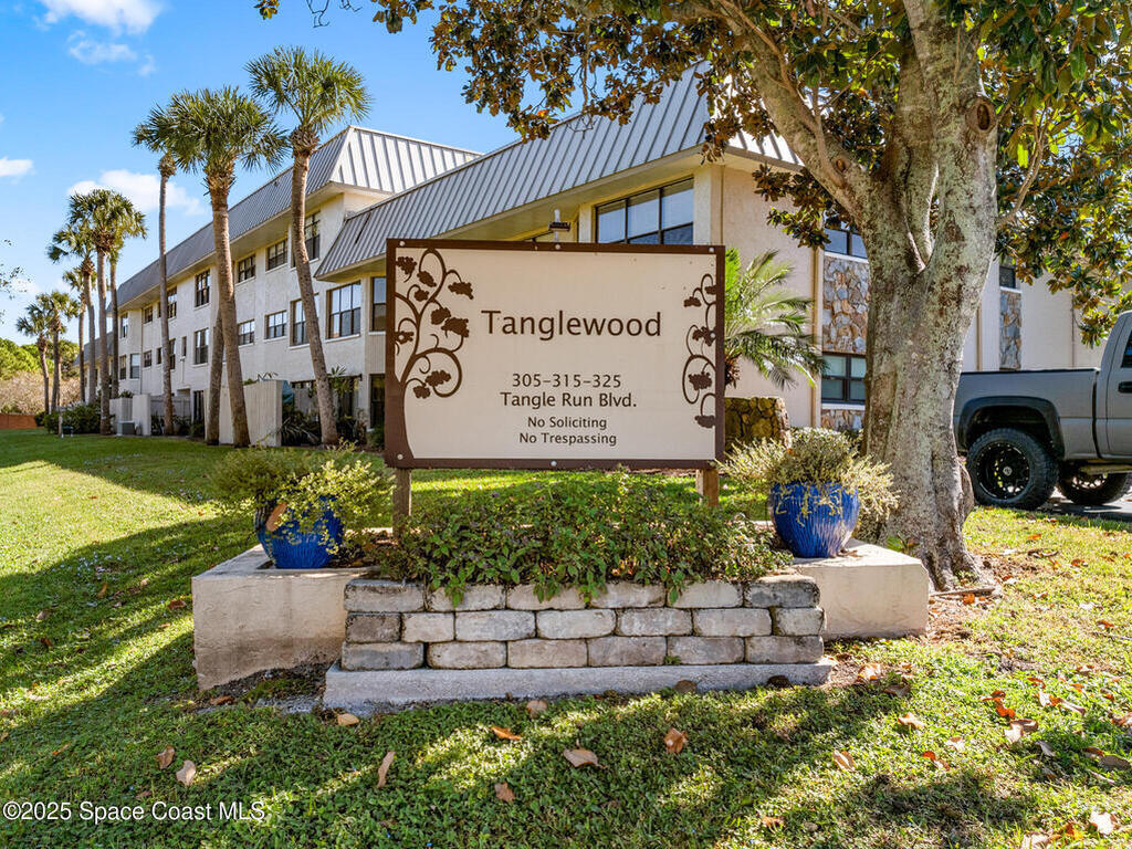 325 Tangle Run Boulevard, Melbourne, FL 32940