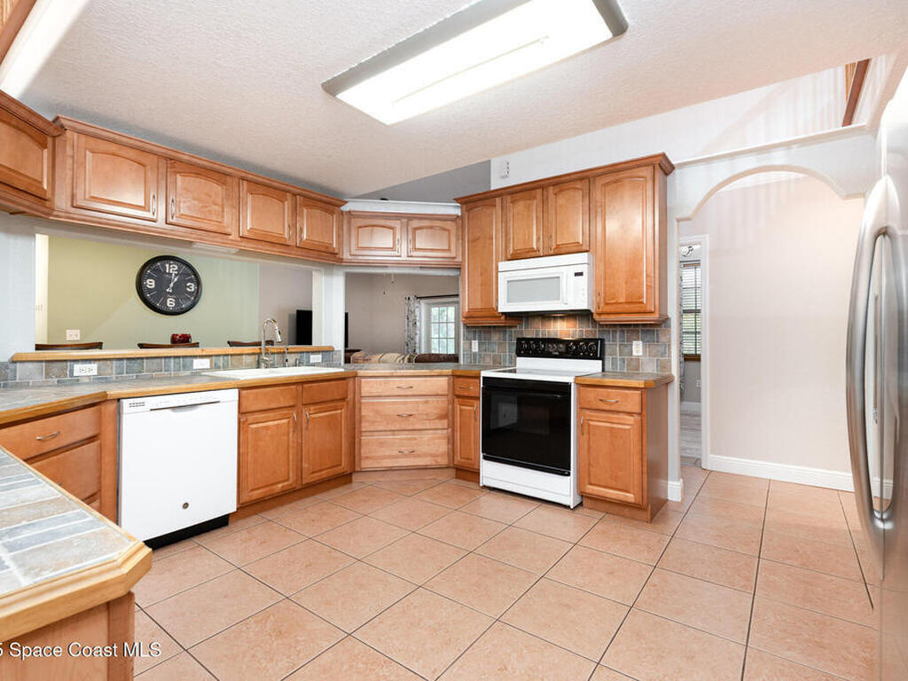 4207 Fortuna Avenue, Grant-Valkaria, FL 32950