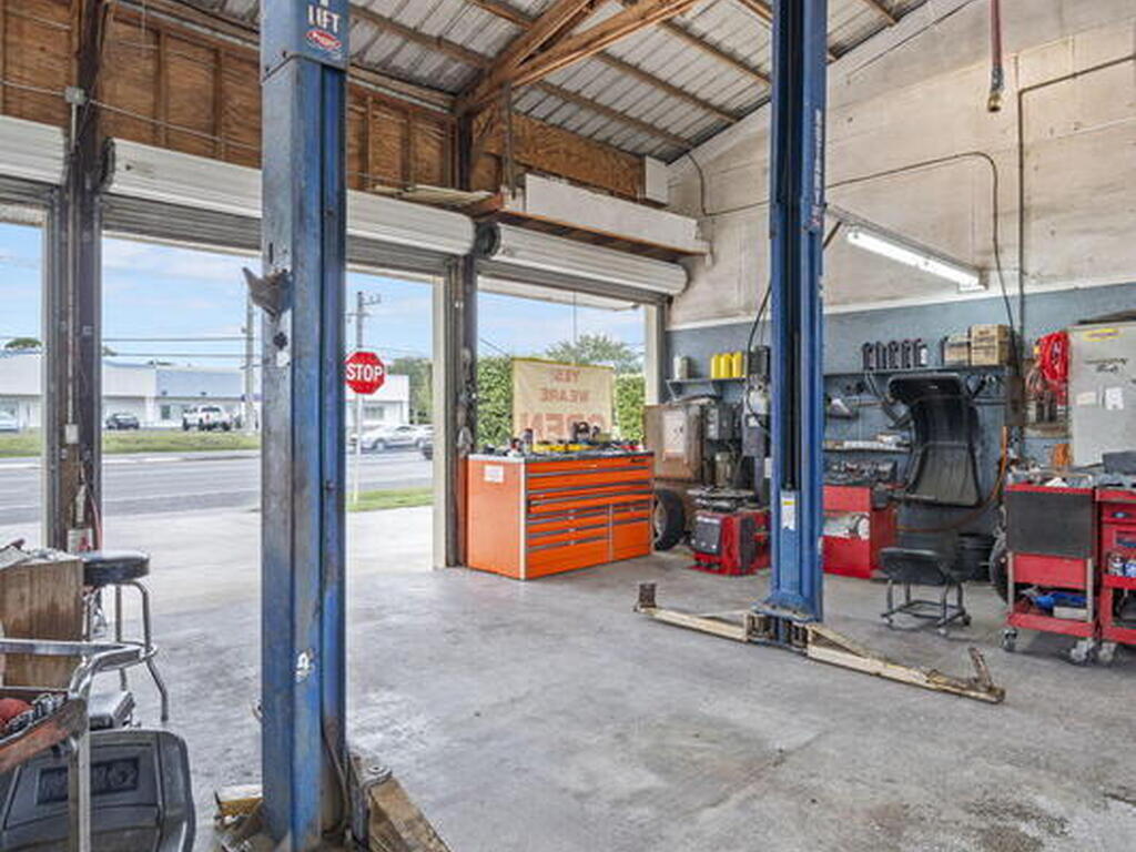 3330 N Courtenay Parkway, Merritt Island, FL 32953