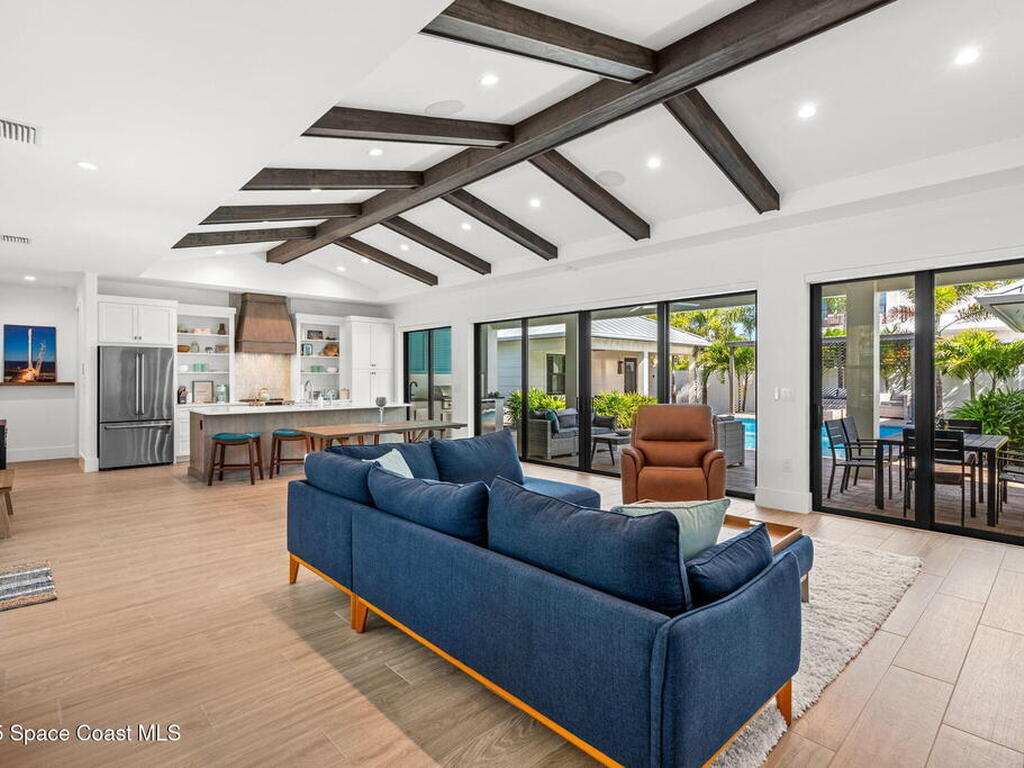 2021 S Orlando Avenue, Cocoa Beach, FL 32931