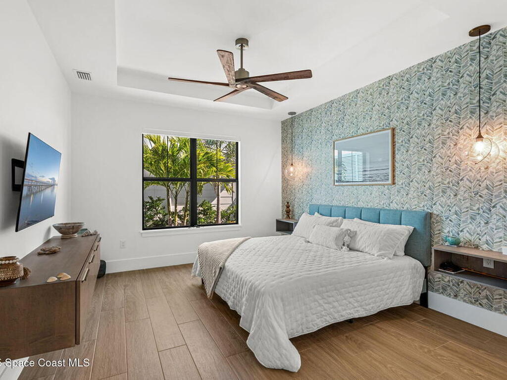 2021 S Orlando Avenue, Cocoa Beach, FL 32931