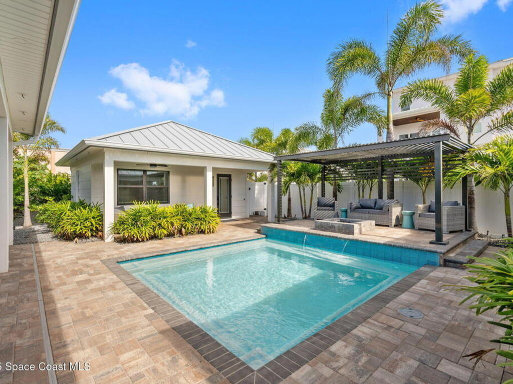 2021 S Orlando Avenue, Cocoa Beach, FL 32931