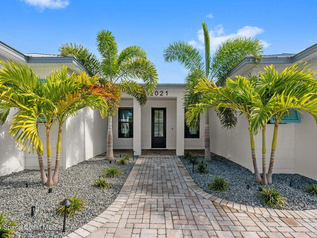 2021 S Orlando Avenue, Cocoa Beach, FL 32931