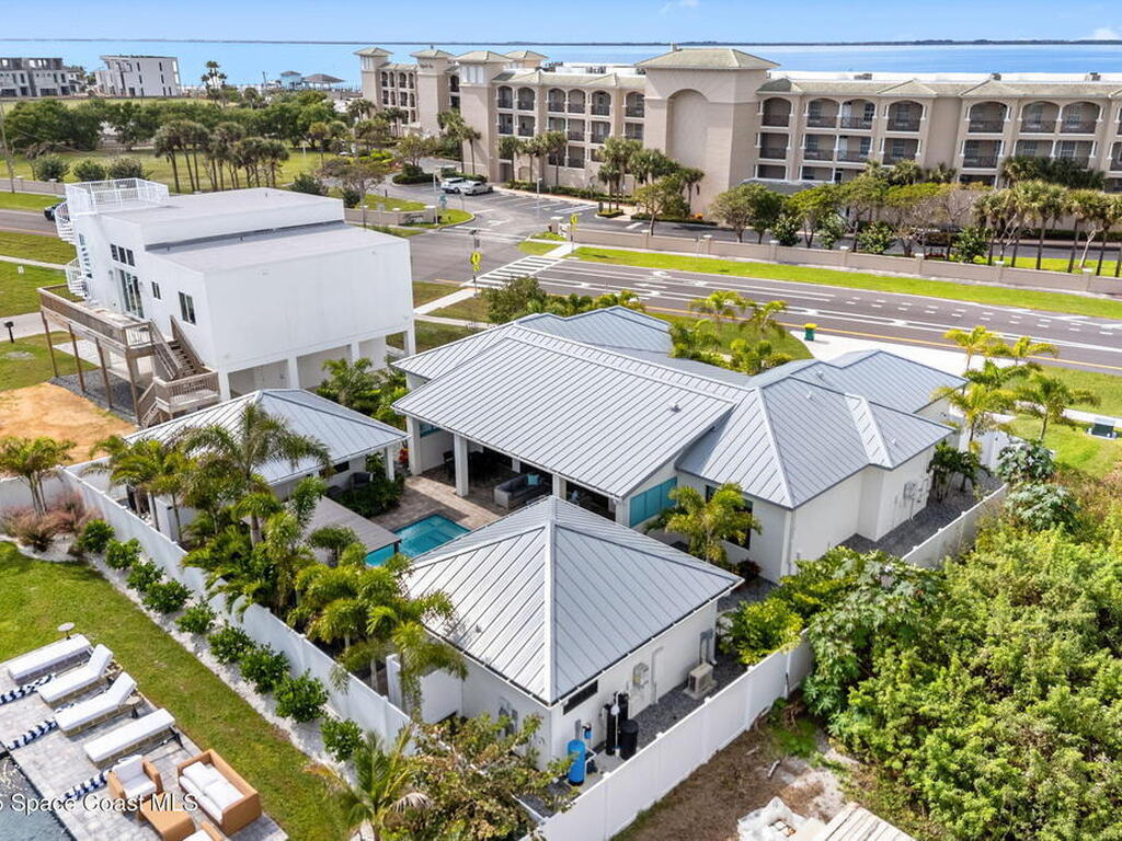 2021 S Orlando Avenue, Cocoa Beach, FL 32931