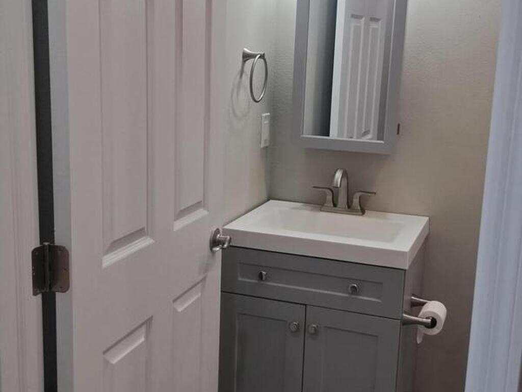 390 W Cocoa Beach Causeway, Cocoa Beach, FL 32931