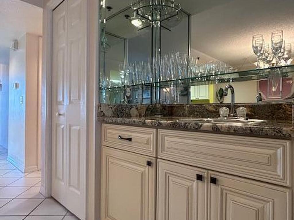 660 S Brevard Avenue, Cocoa Beach, FL 32931