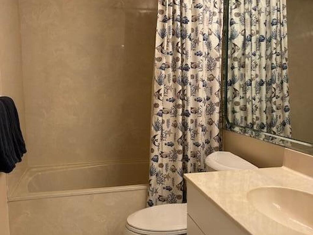 660 S Brevard Avenue, Cocoa Beach, FL 32931