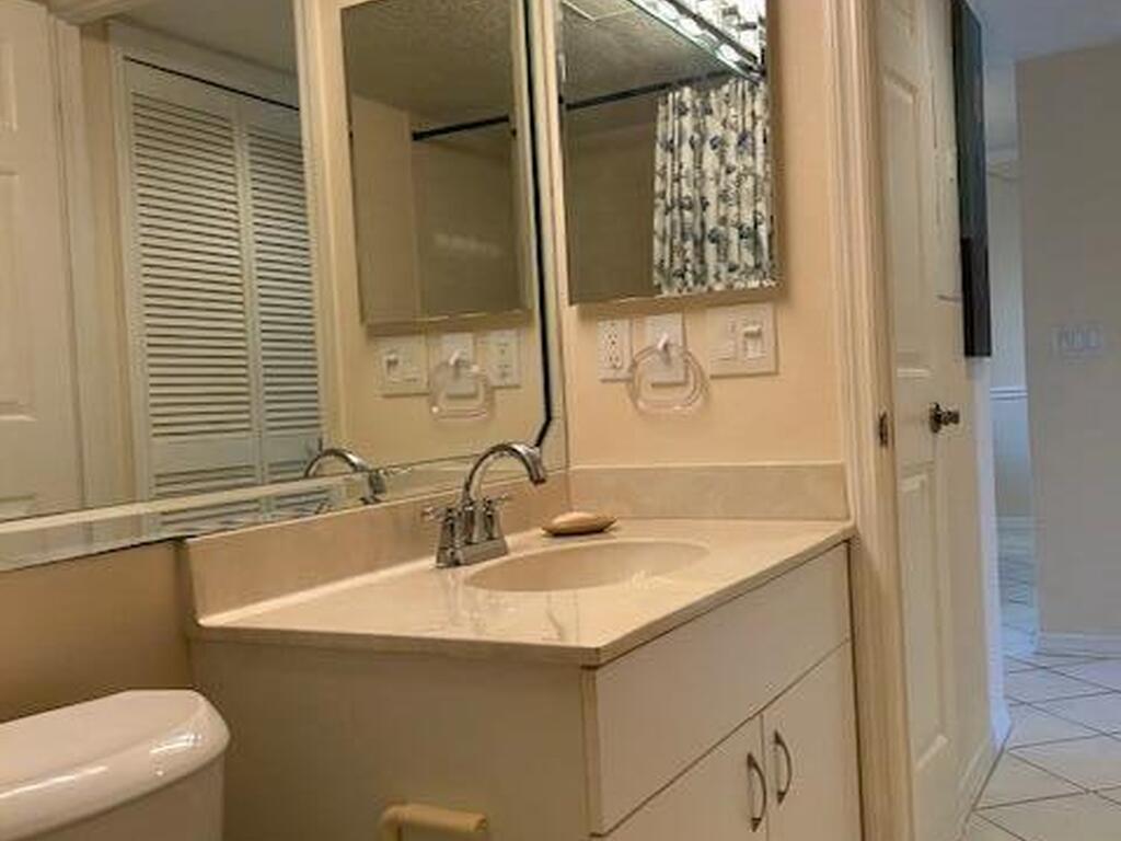 660 S Brevard Avenue, Cocoa Beach, FL 32931