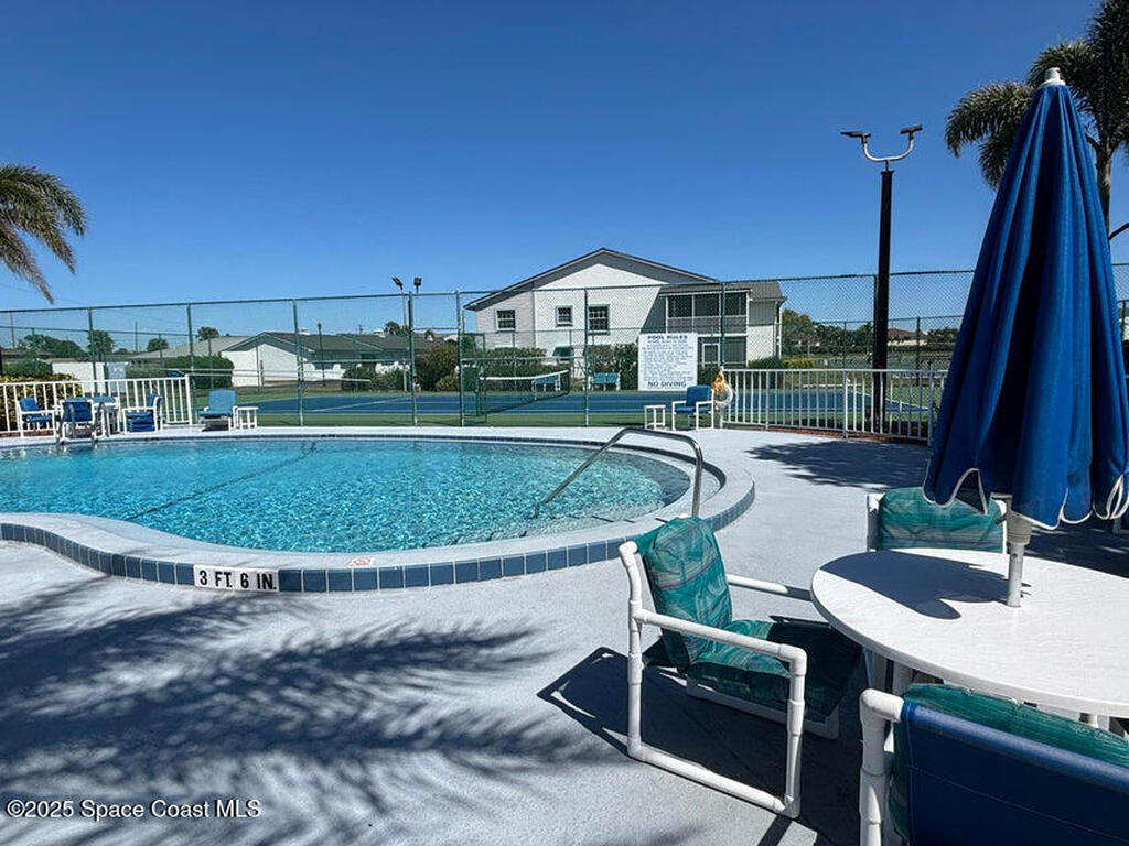 660 S Brevard Avenue, Cocoa Beach, FL 32931