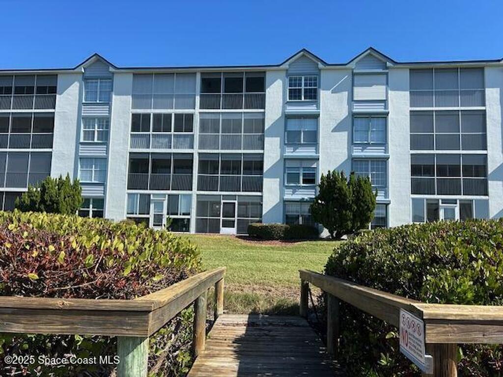 660 S Brevard Avenue, Cocoa Beach, FL 32931