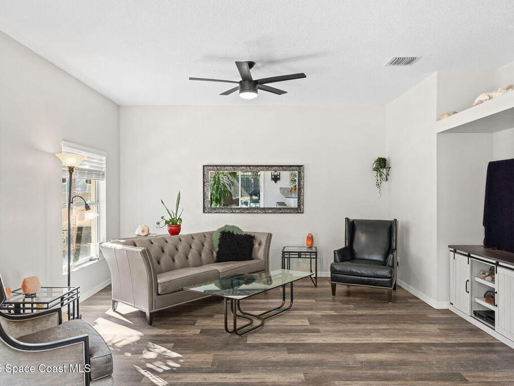 1564 S Tropical Trail, Merritt Island, FL 32952