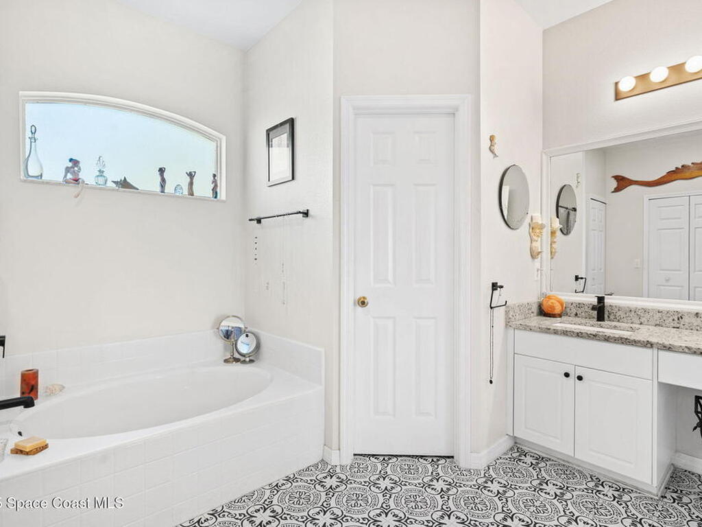 1564 S Tropical Trail, Merritt Island, FL 32952