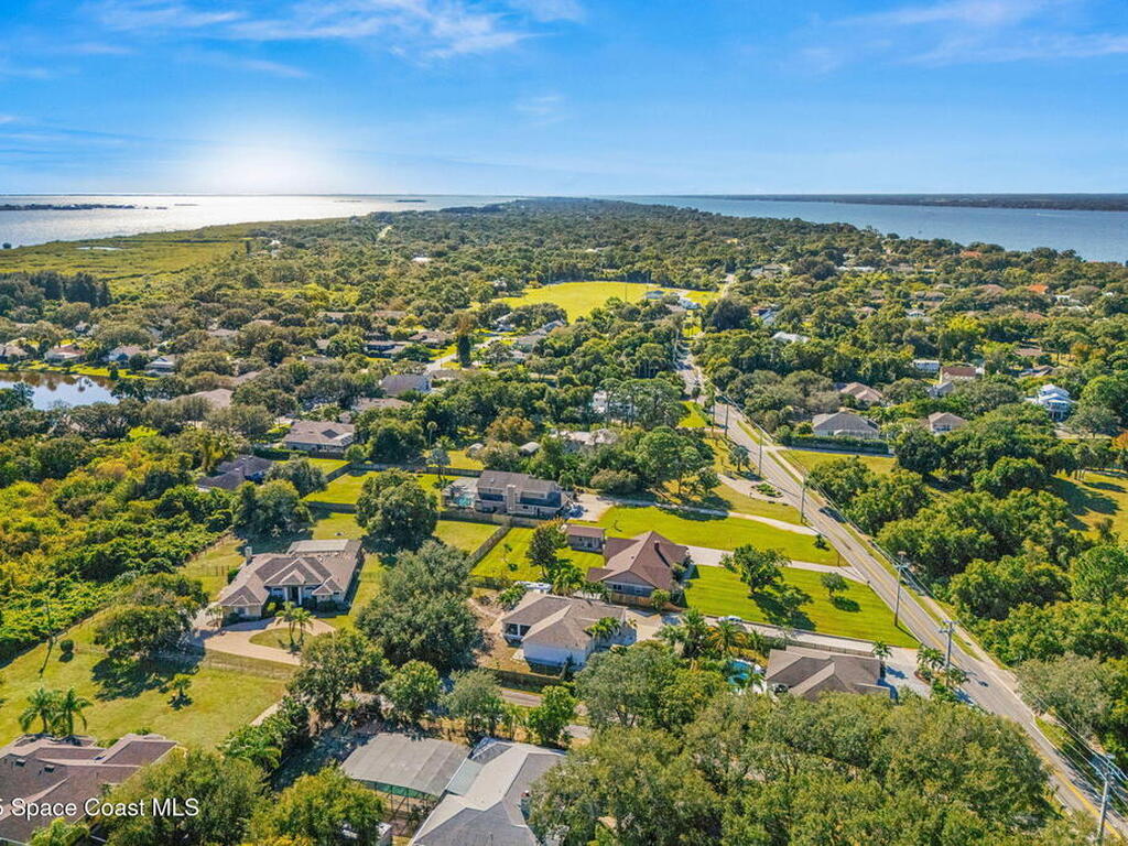 1564 S Tropical Trail, Merritt Island, FL 32952