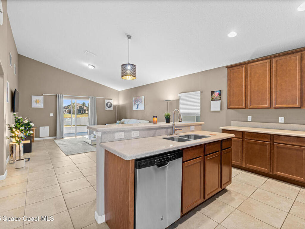 2389 Snapdragon Drive, Palm Bay, FL 32907