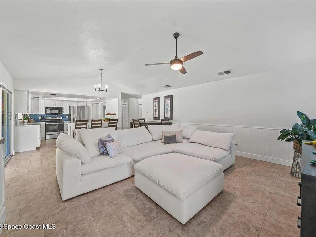 500 10th Street, Vero Beach, FL 32962