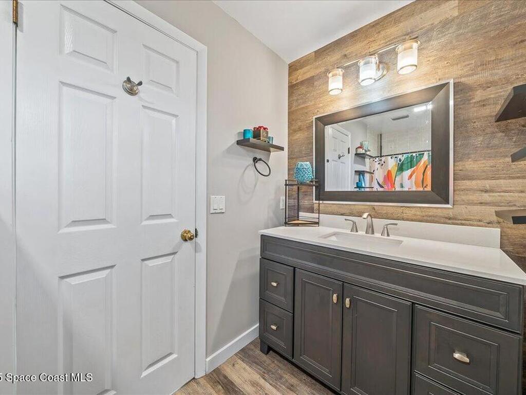 500 10th Street, Vero Beach, FL 32962