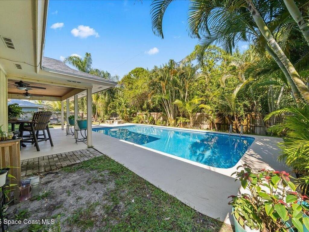 500 10th Street, Vero Beach, FL 32962