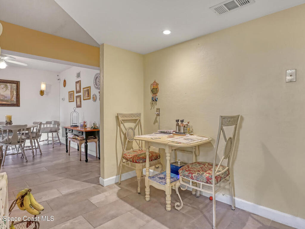 647 Cedar Side Circle, Palm Bay, FL 32905