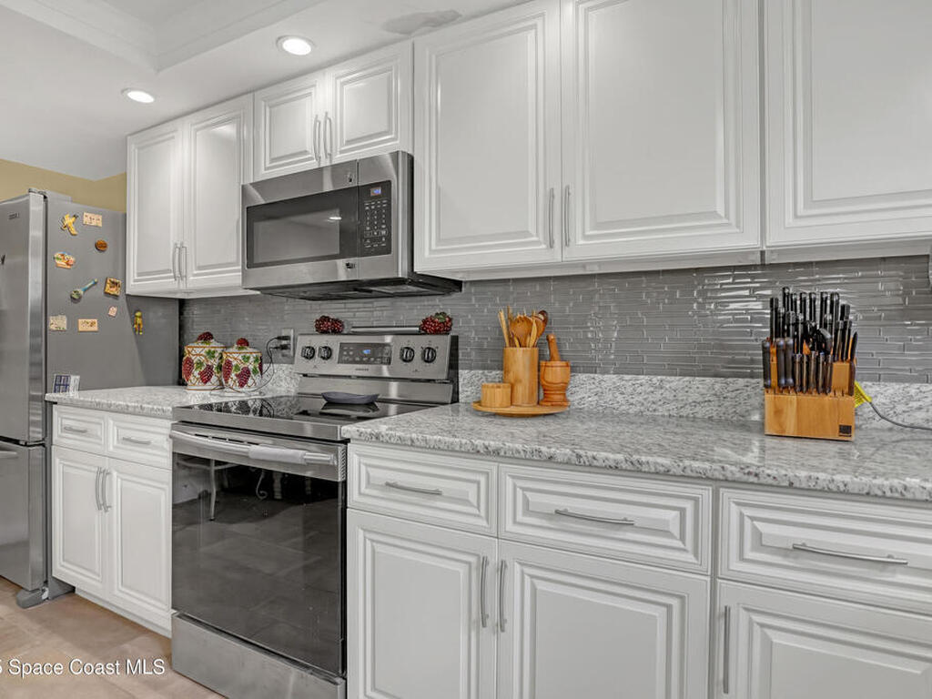 647 Cedar Side Circle, Palm Bay, FL 32905