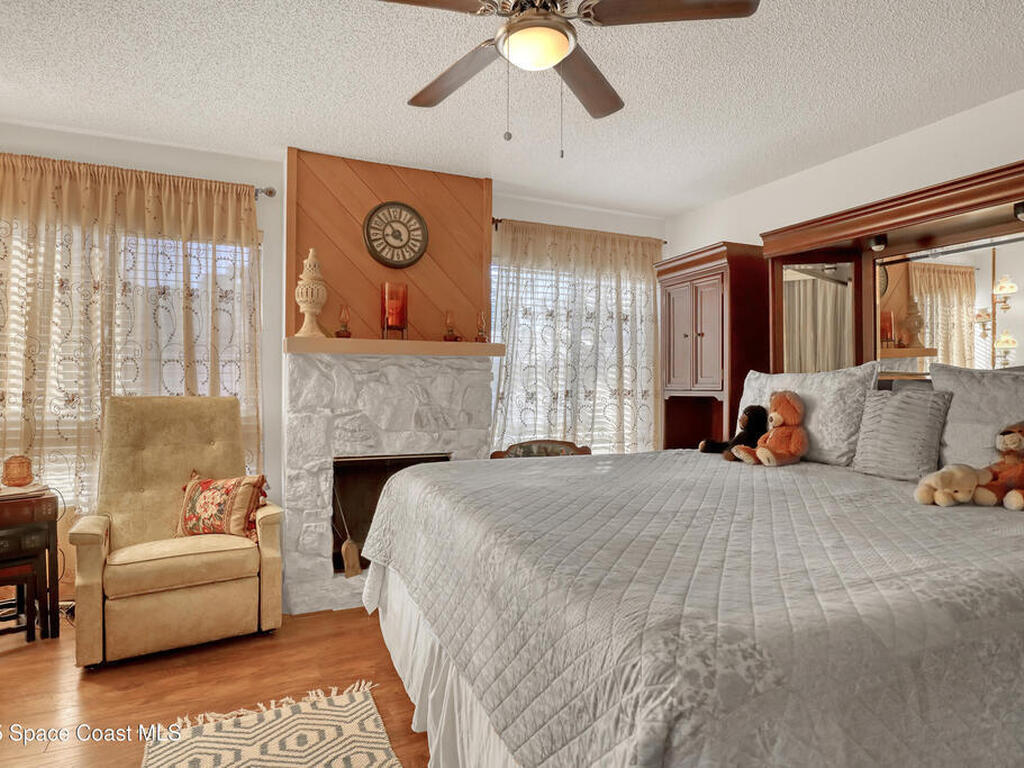 647 Cedar Side Circle, Palm Bay, FL 32905