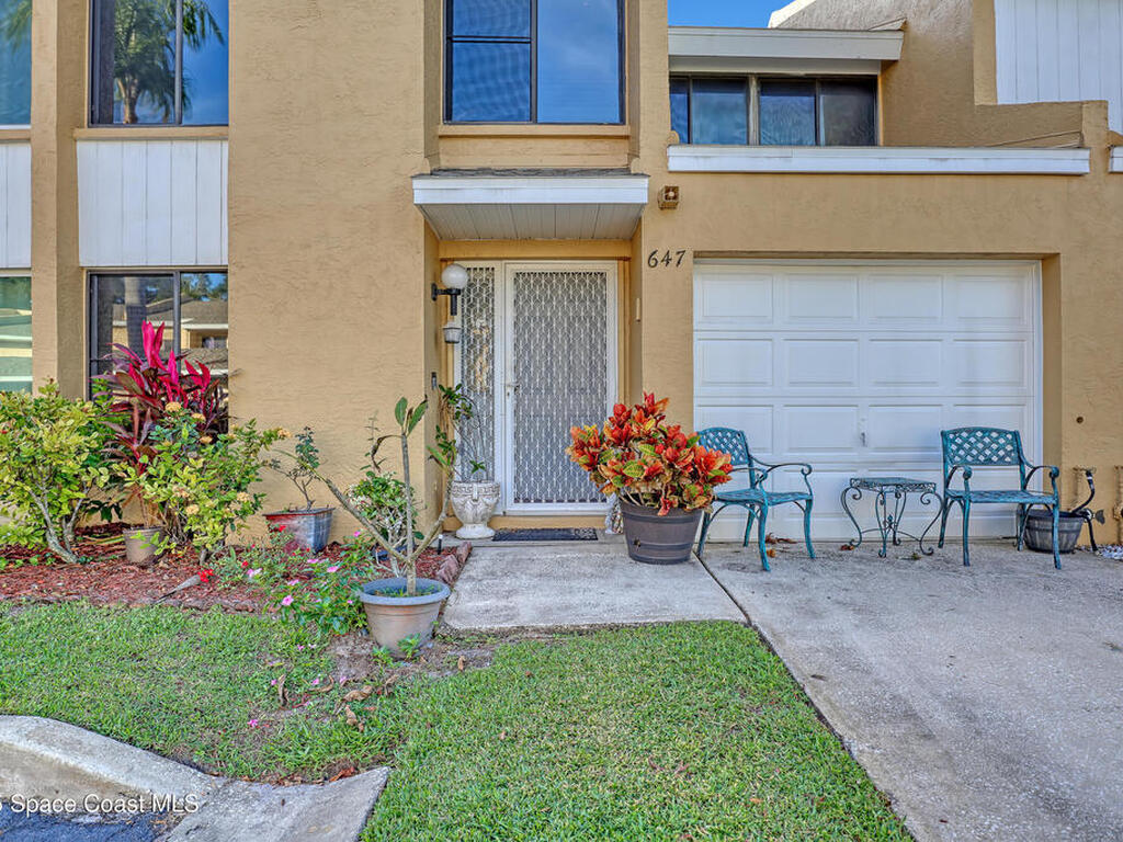 647 Cedar Side Circle, Palm Bay, FL 32905