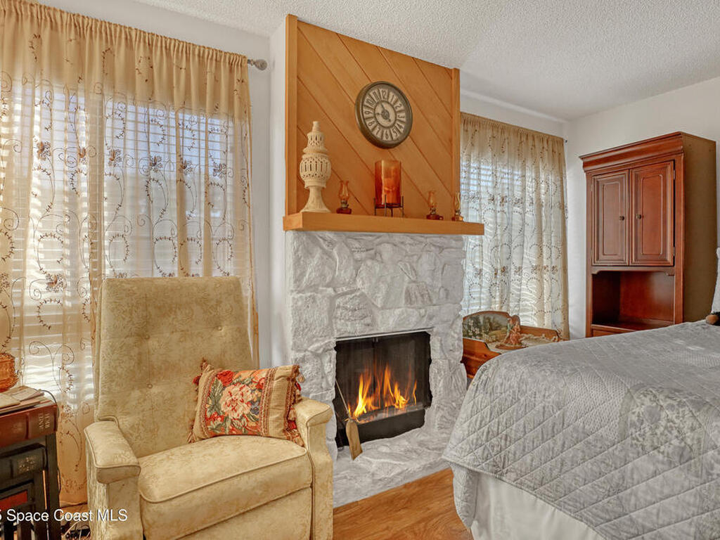 647 Cedar Side Circle, Palm Bay, FL 32905