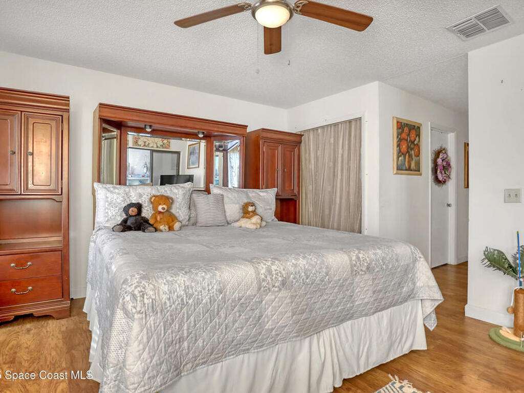 647 Cedar Side Circle, Palm Bay, FL 32905