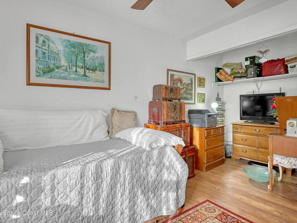 647 Cedar Side Circle, Palm Bay, FL 32905