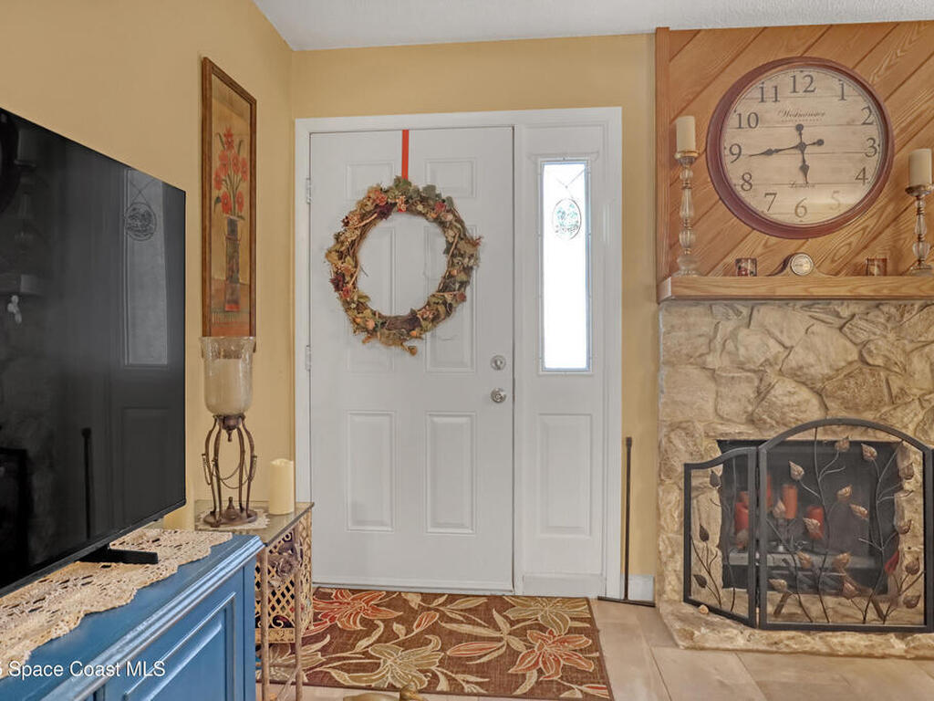 647 Cedar Side Circle, Palm Bay, FL 32905