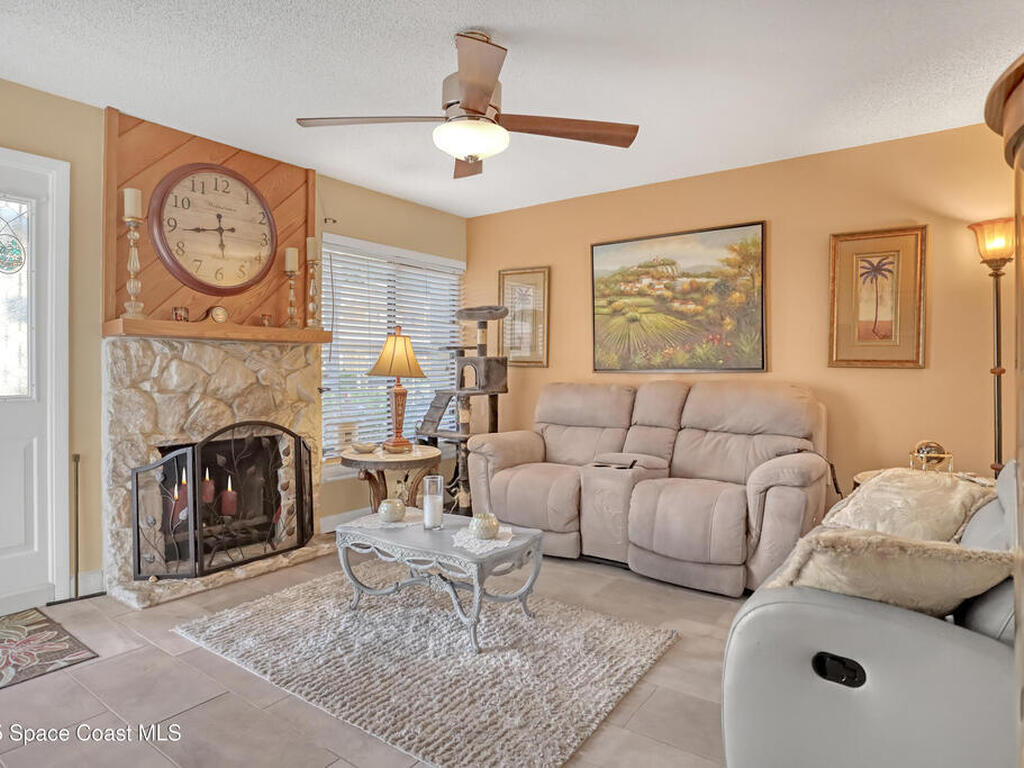 647 Cedar Side Circle, Palm Bay, FL 32905