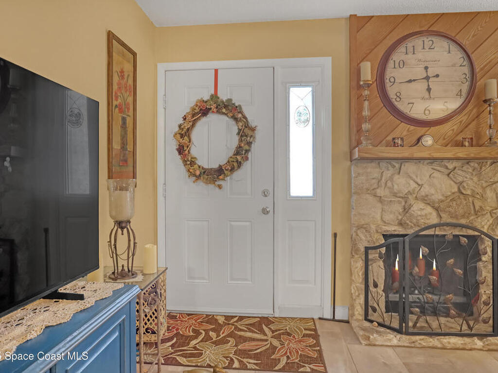 647 Cedar Side Circle, Palm Bay, FL 32905