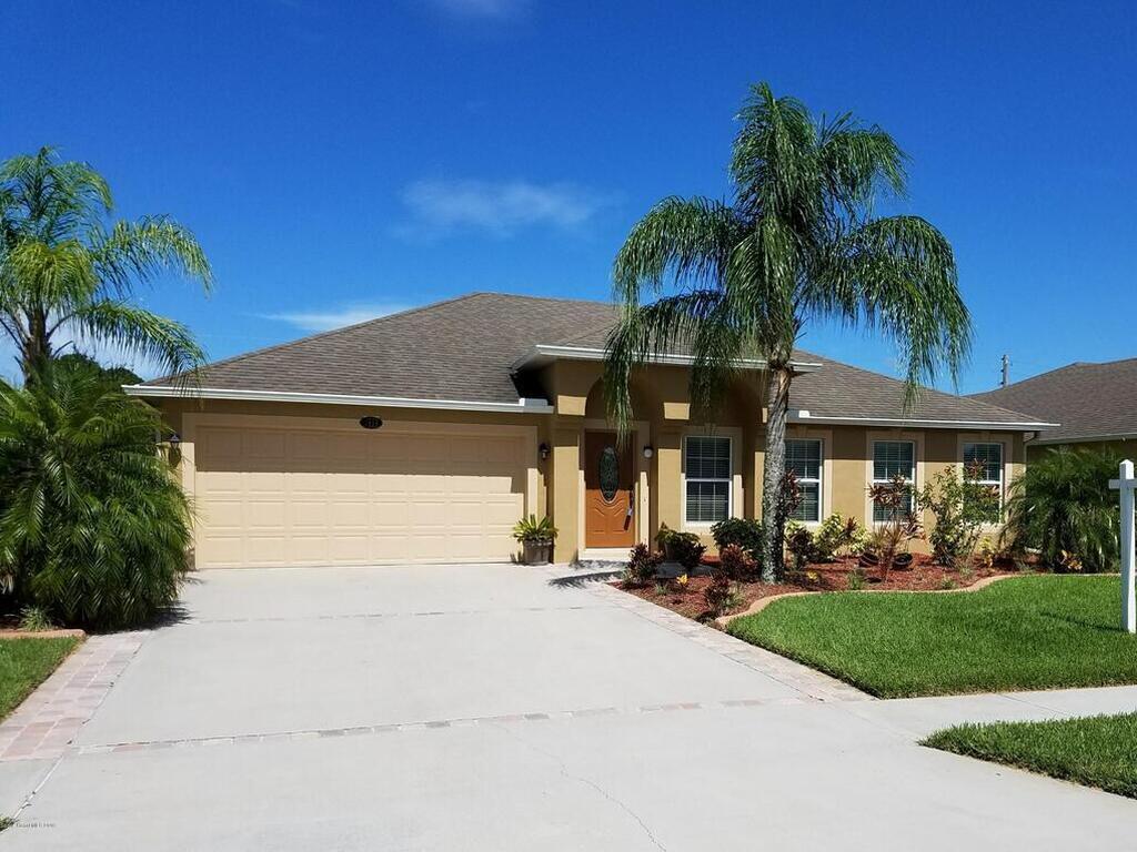 2014 Snapdragon Drive, Palm Bay, FL 32907