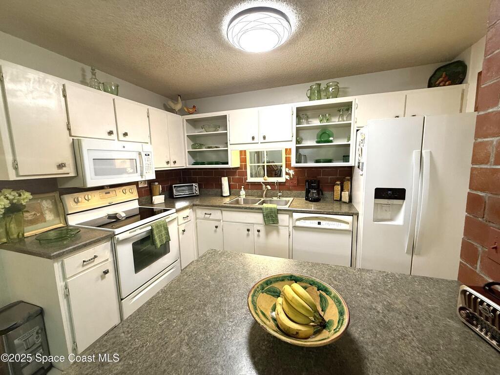 2313 Manor Drive, Palm Bay, FL 32905