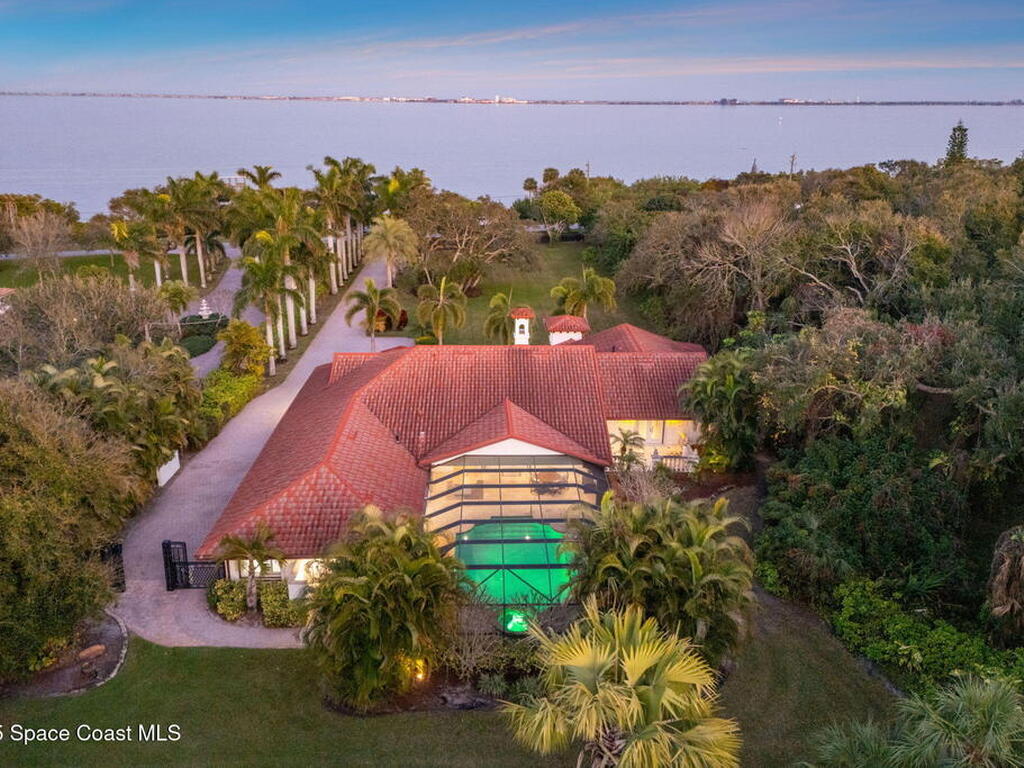 6215 S Tropical Trail, Merritt Island, FL 32952