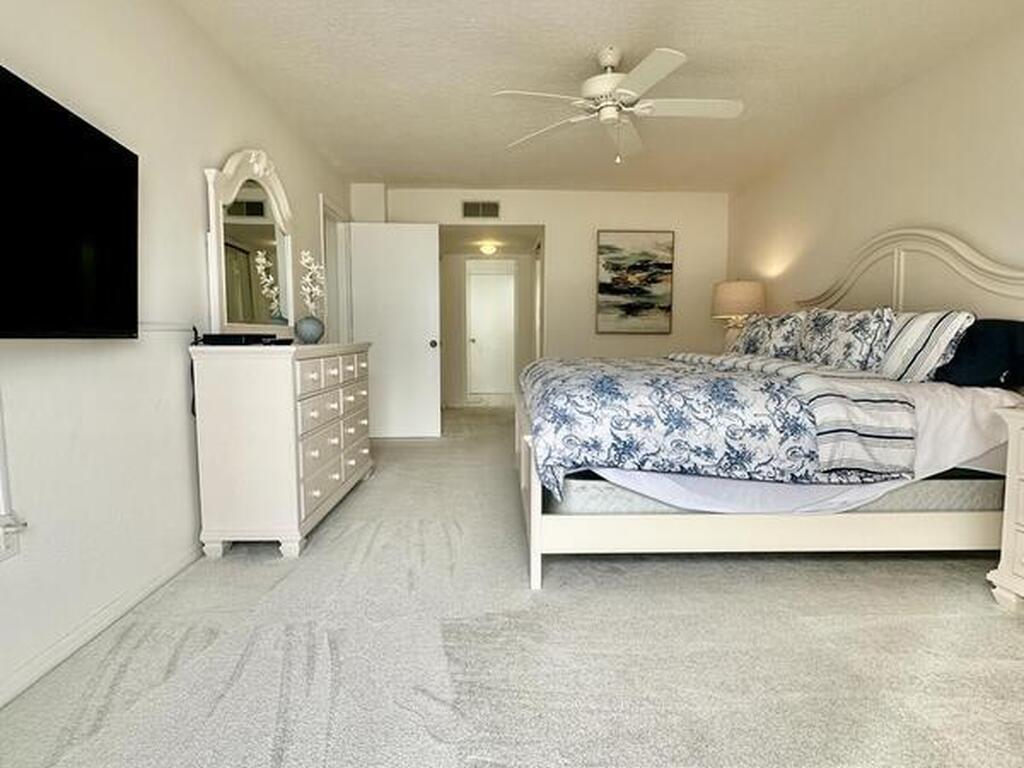 6770 Ridgewood Avenue, Cocoa Beach, FL 32931