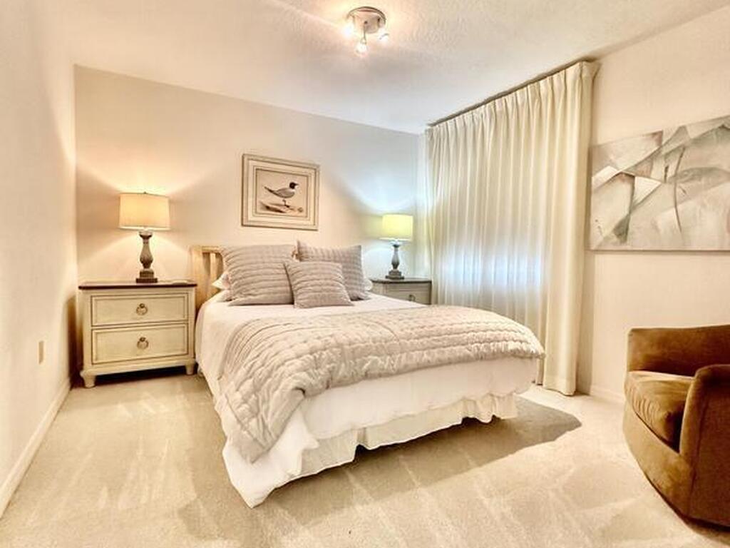 6770 Ridgewood Avenue, Cocoa Beach, FL 32931