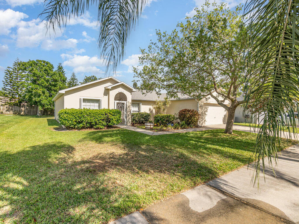 1742 Laramie Circle, Suntree, FL 32940