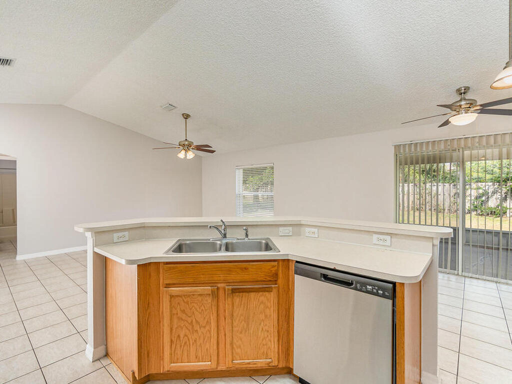 1742 Laramie Circle, Suntree, FL 32940