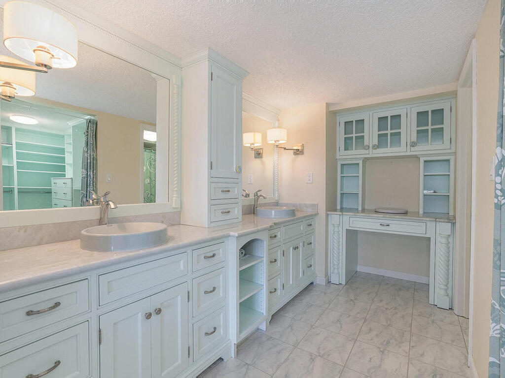 2001 S Banana River Boulevard, Cocoa Beach, FL 32931