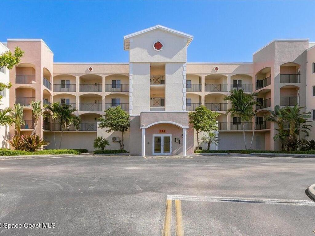 121 Lancha Circle, Satellite Beach, FL 32937