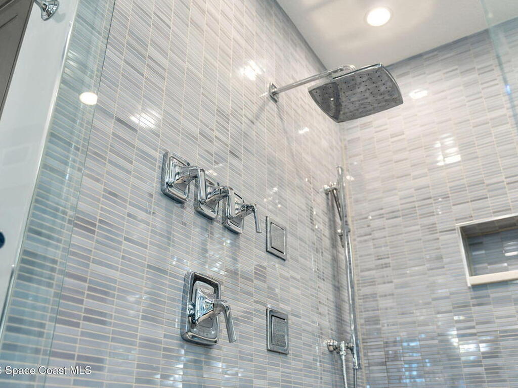 1465 S Harbor City Boulevard, Melbourne, FL 32901