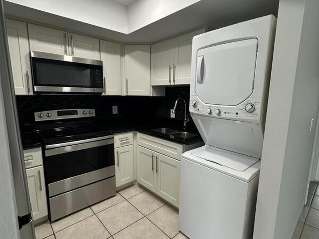 837 Hickory Street, Melbourne, FL 32901