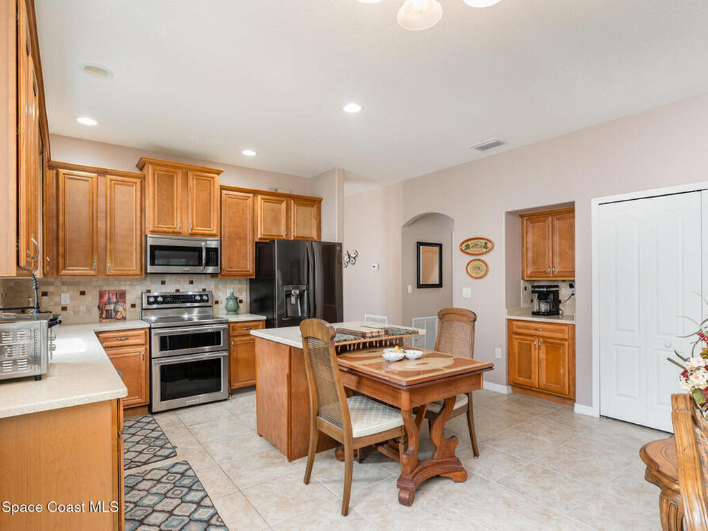 665 Remington Green Drive, Palm Bay, FL 32909