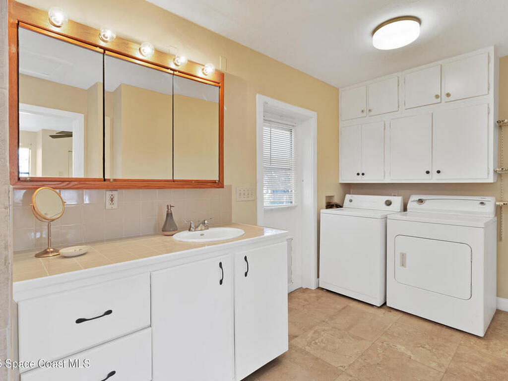 3949 Canal Drive, Sebastian, FL 32976