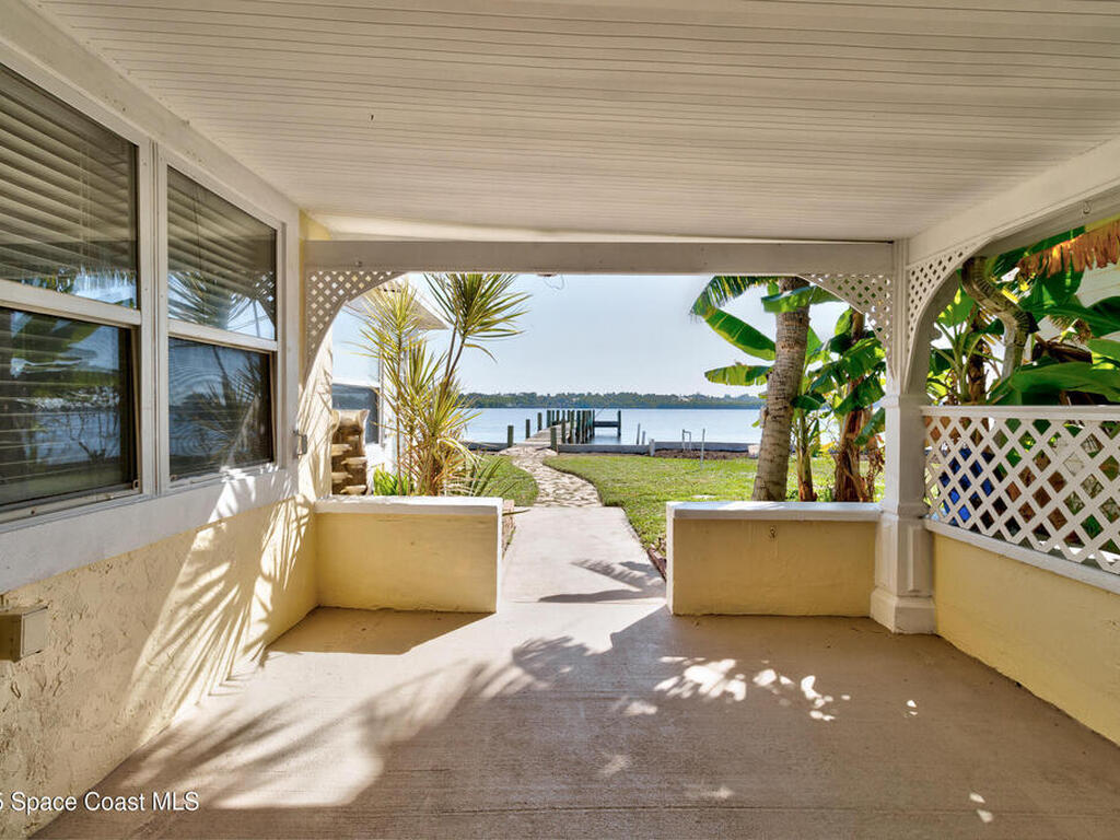 3949 Canal Drive, Sebastian, FL 32976