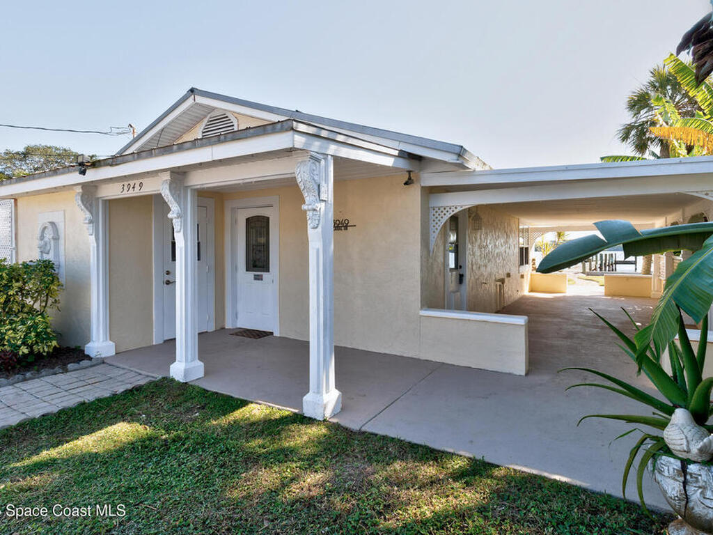 3949 Canal Drive, Sebastian, FL 32976