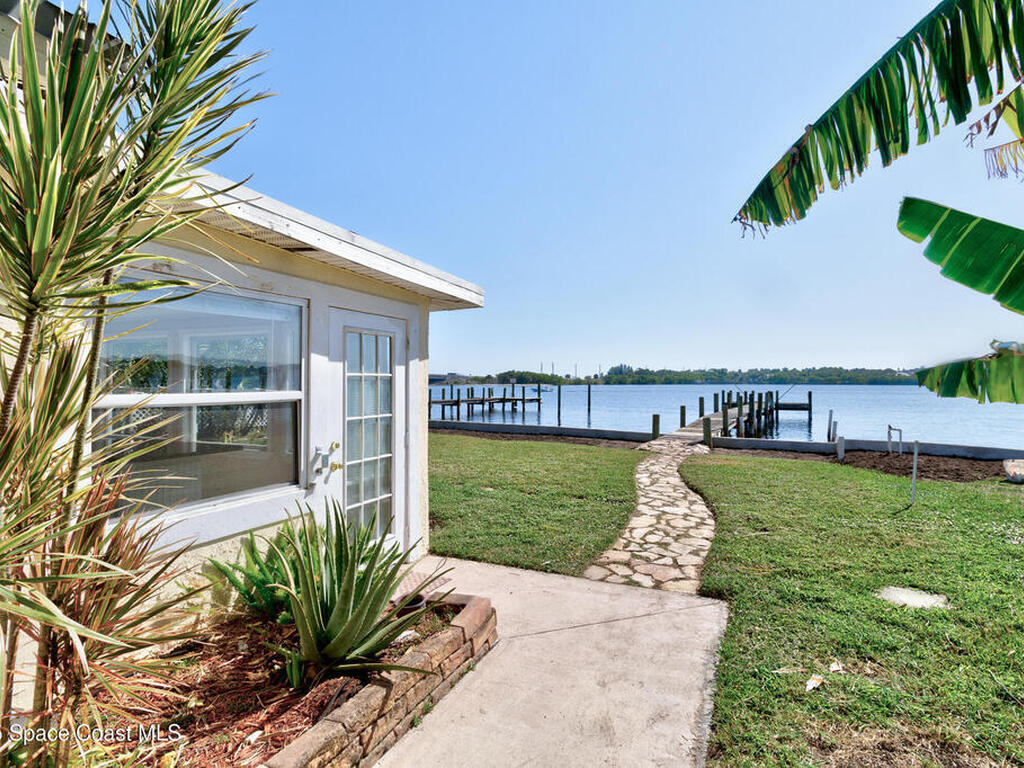 3949 Canal Drive, Sebastian, FL 32976