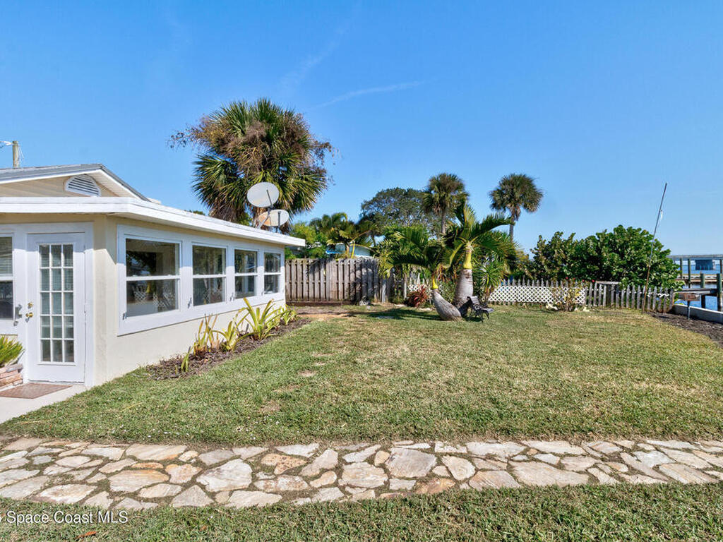 3949 Canal Drive, Sebastian, FL 32976